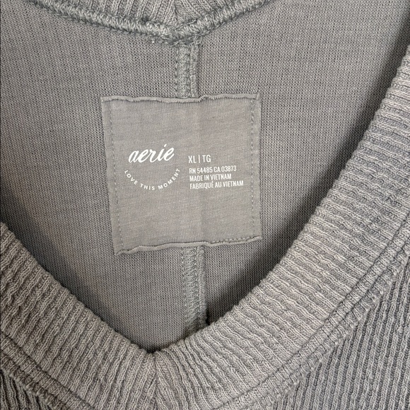 Aerie Size XL V-Neck Waffle Knit Sweatshirt in Light Gray - Picture 2 of 10